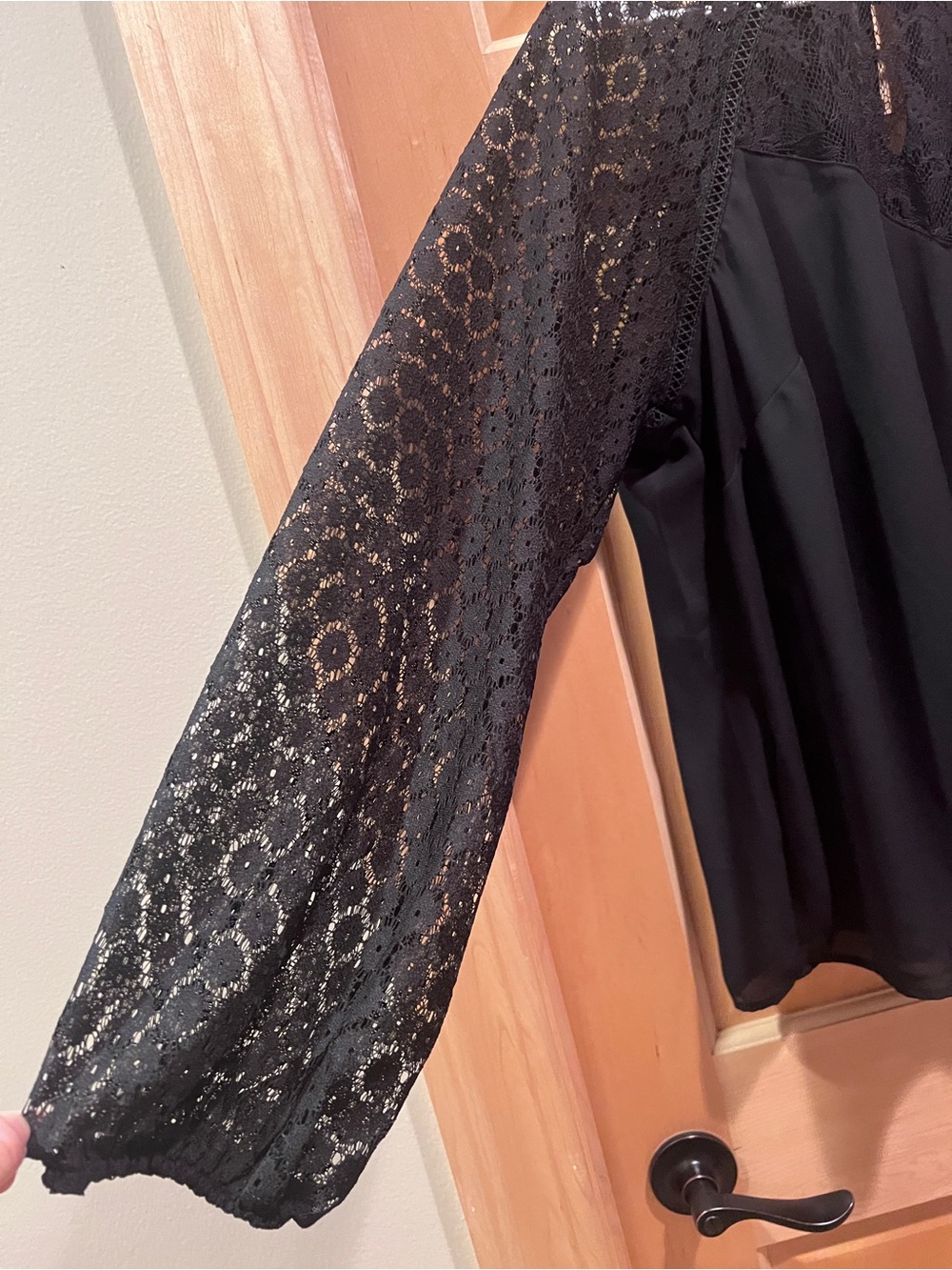 Torrid Deep Black Georgette Lace Yoke Mix Sleeve Blouse Sz 0 Whimsigoth Whitchy - Picture 5 of 15
